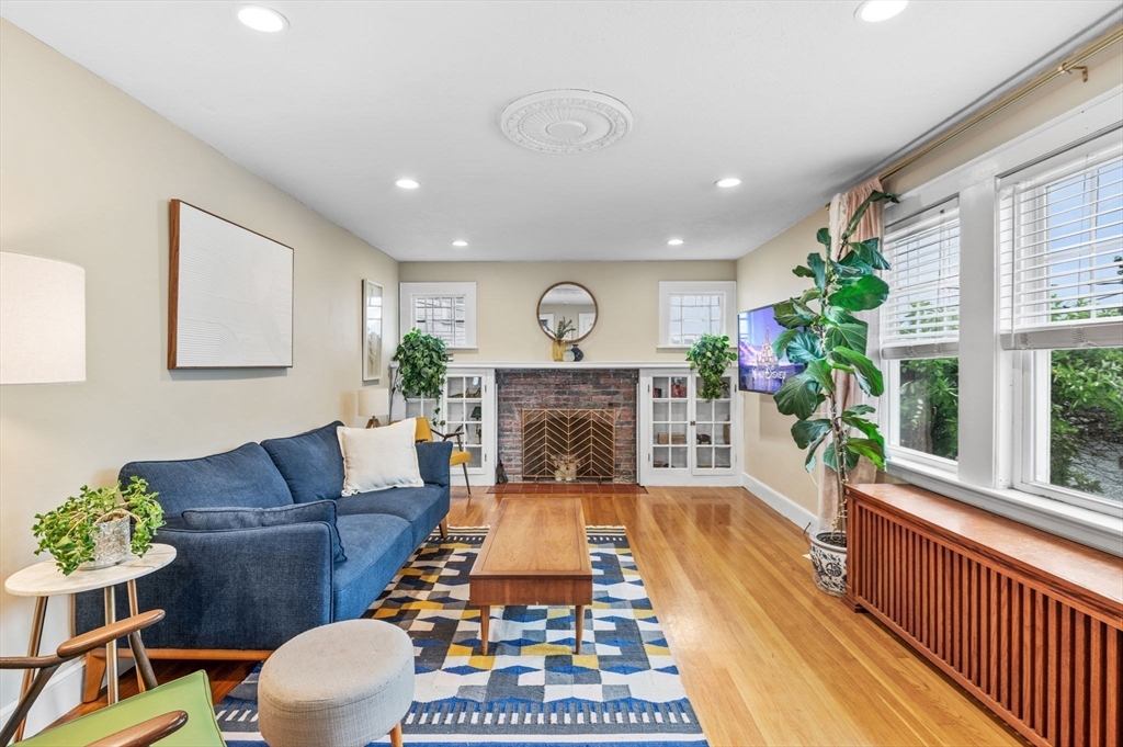 74 Prescott Ave