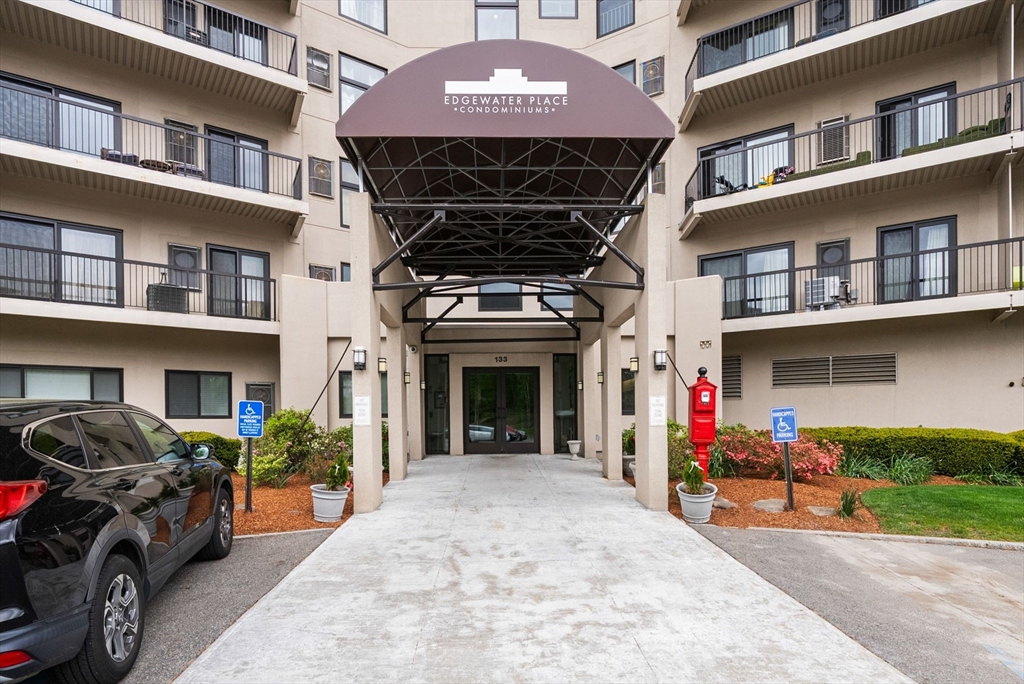 133 Commander Shea Boulevard 209