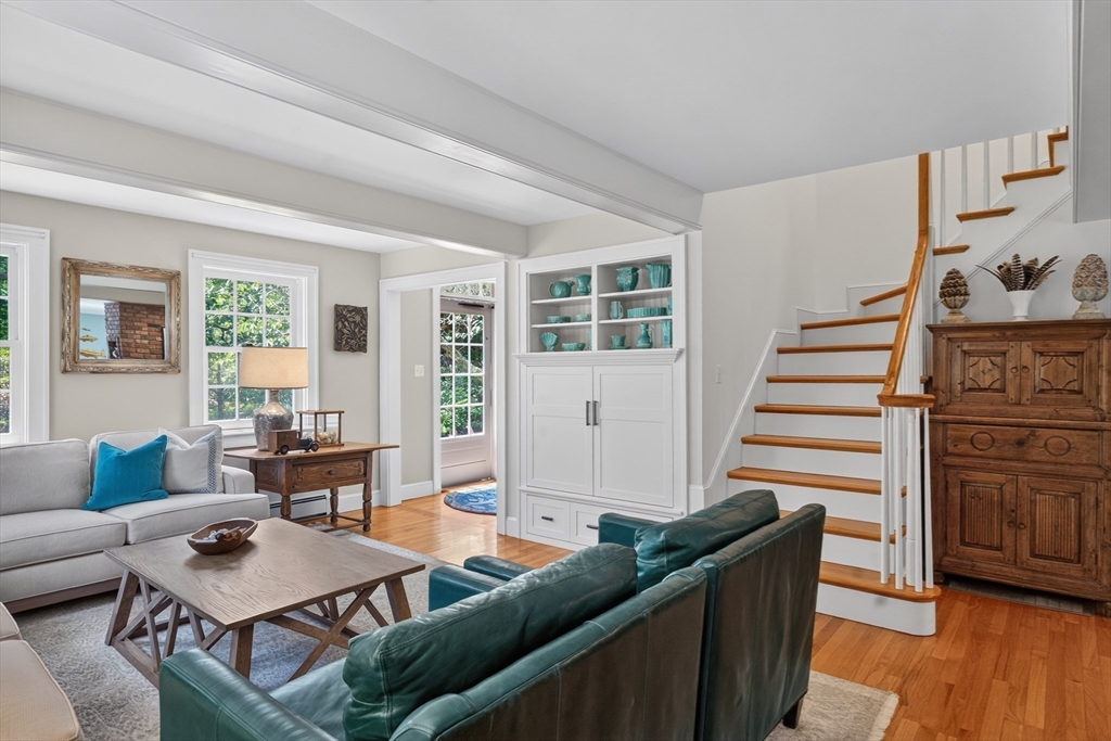 205 Meetinghouse Way