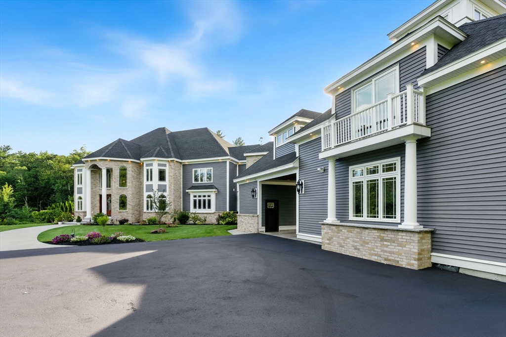 11 Sophia Dr