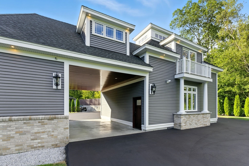 11 Sophia Dr