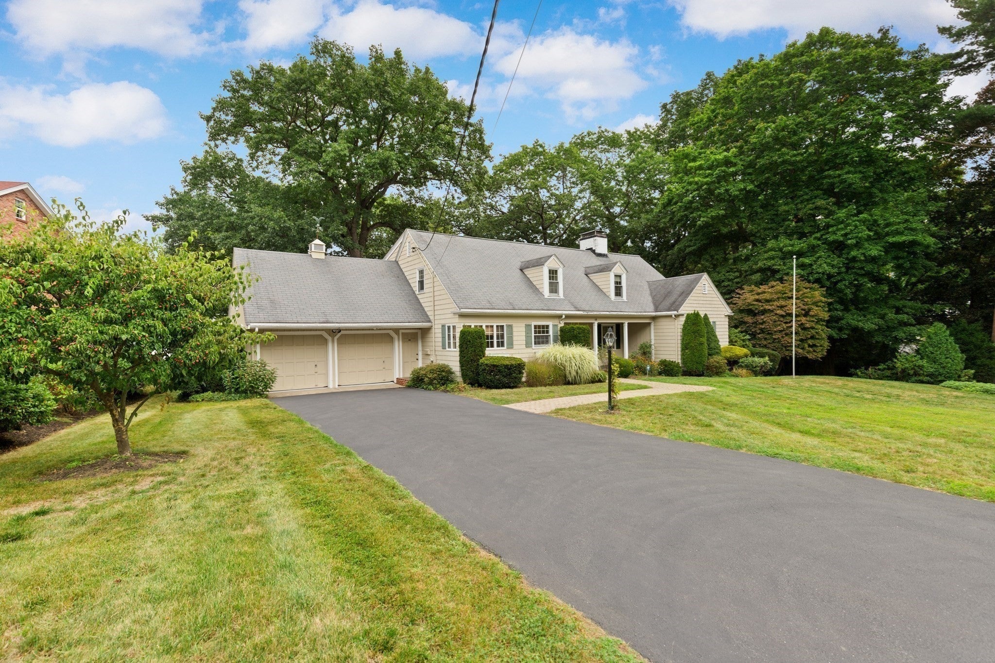 48 Locksley Rd, Lynnfield MA 01940