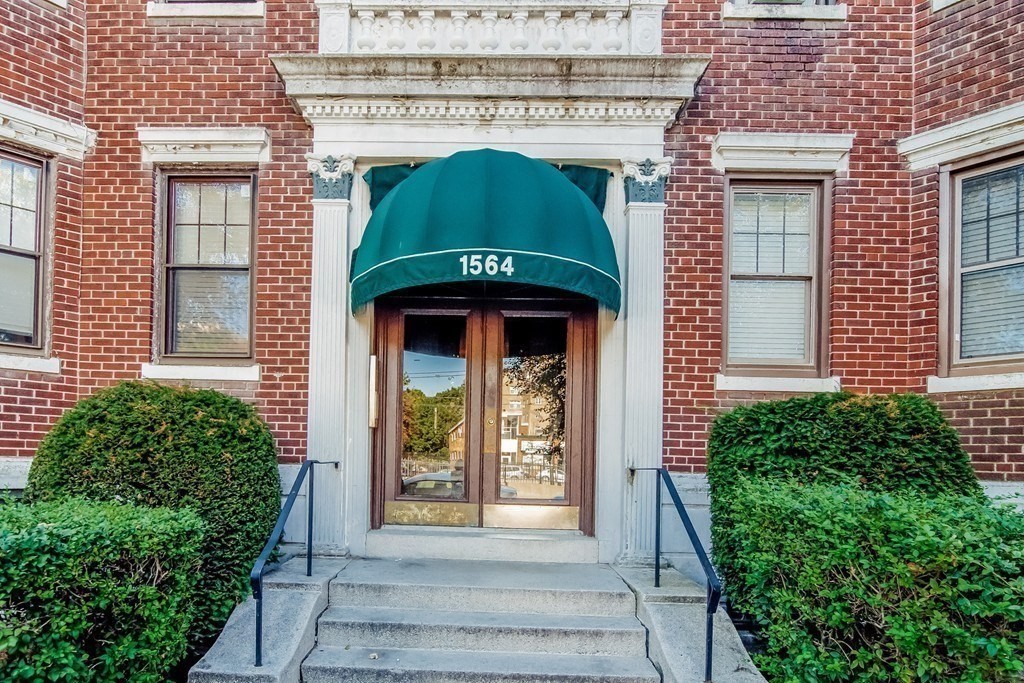 1564 Commonwealth Ave 5
