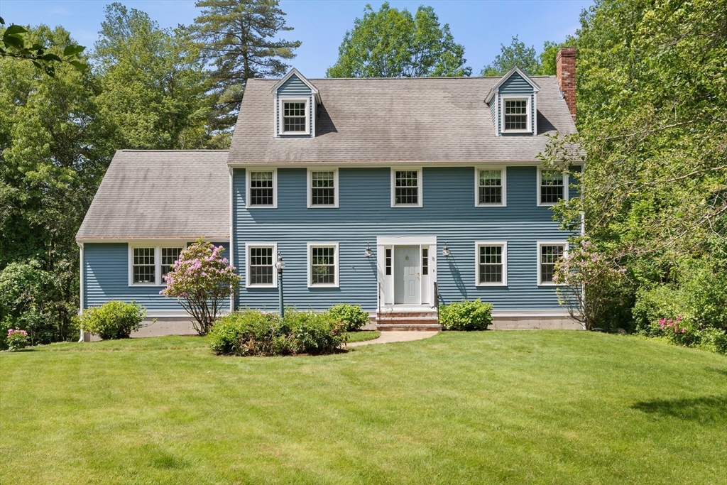 8 Caitlin Ln