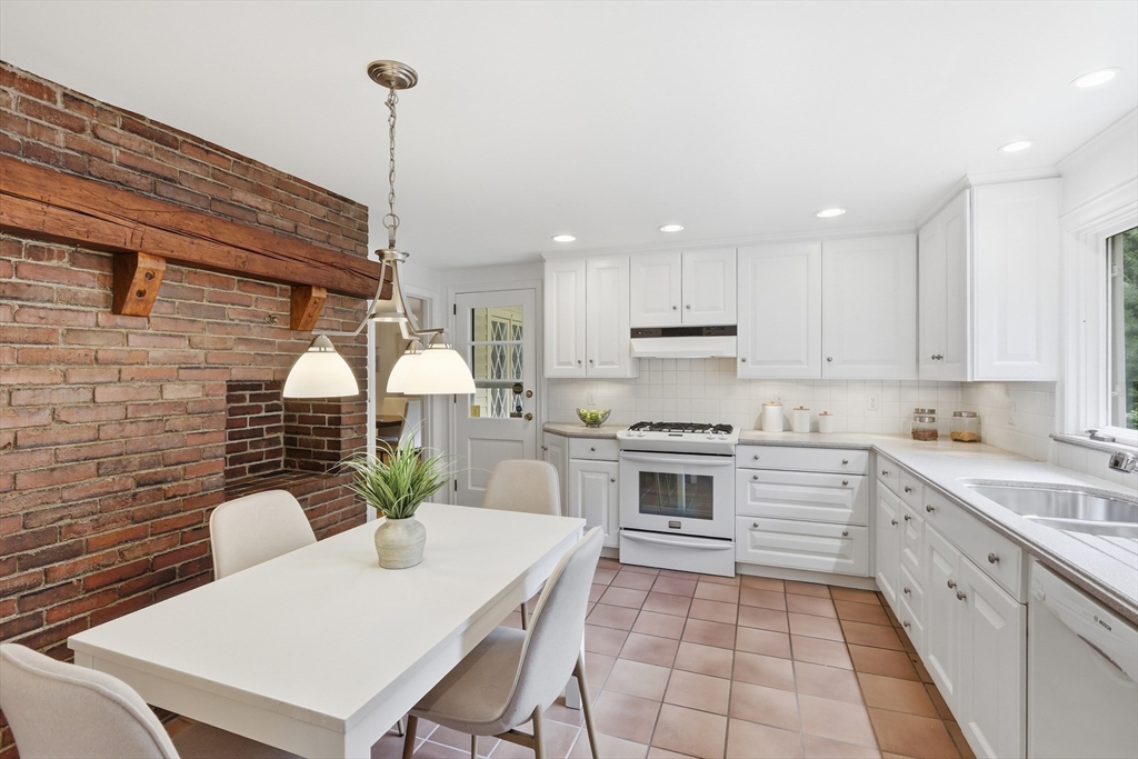 203 E Riding Drive