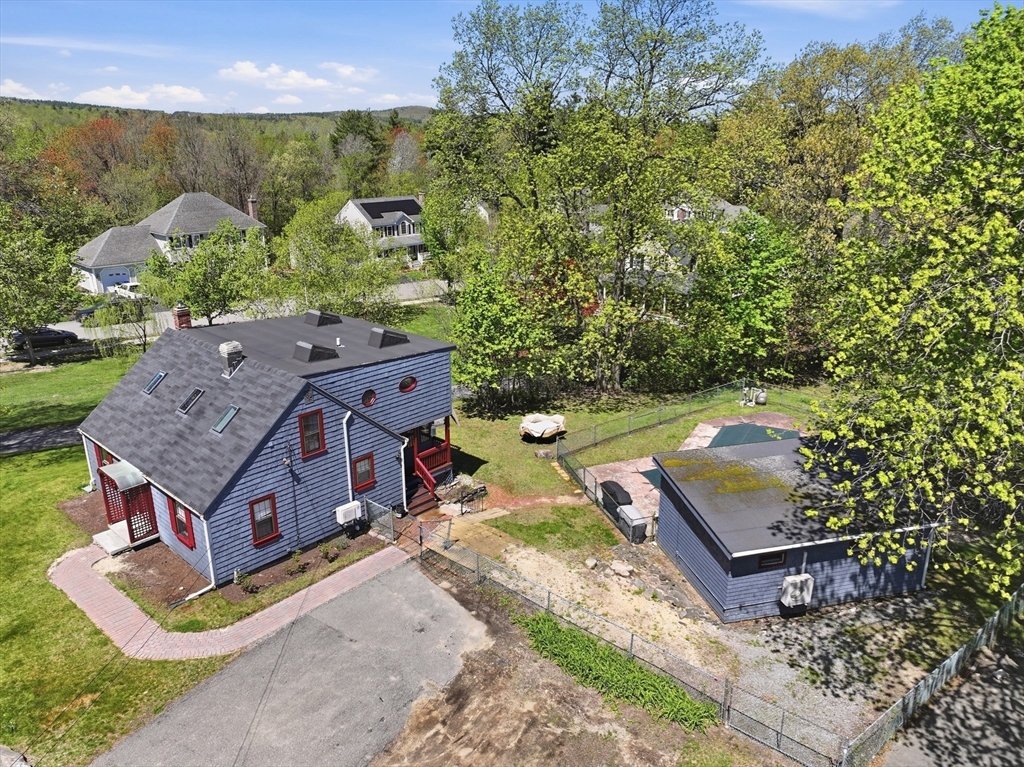 609 Willard St