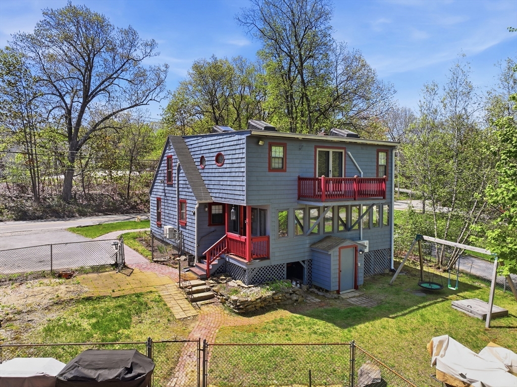 609 Willard St