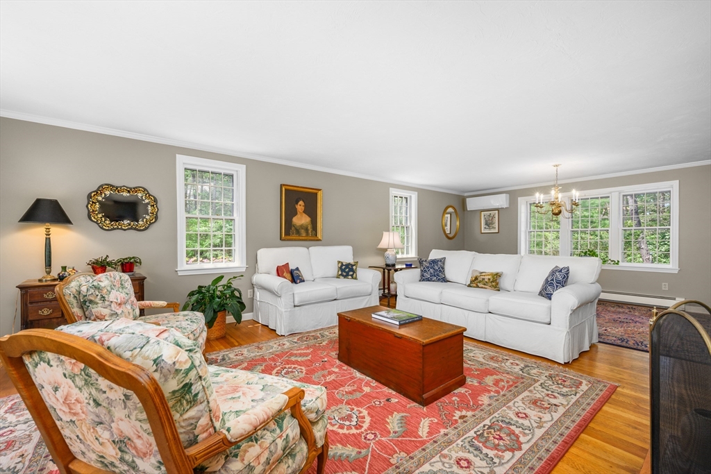 43 Village Dr