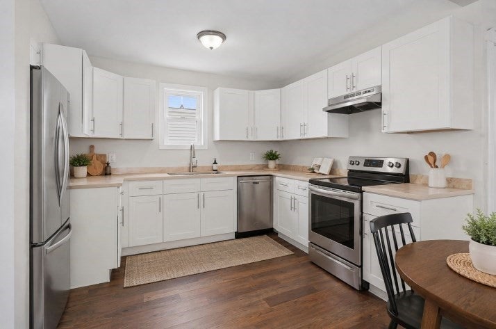 10 Carlisa Dr