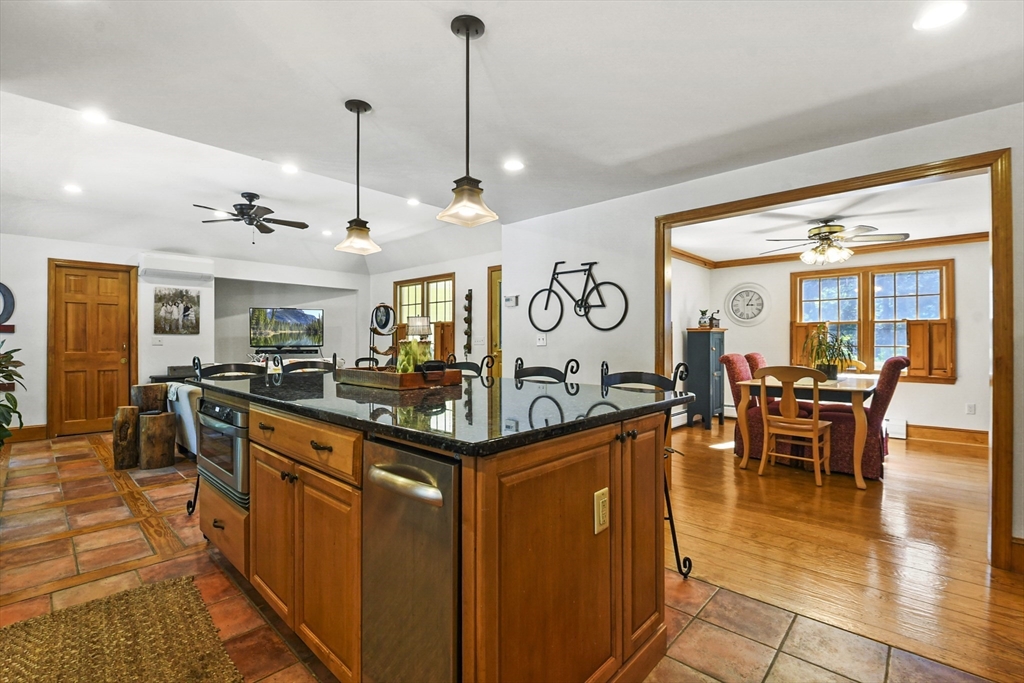 122 Quanapoag Rd