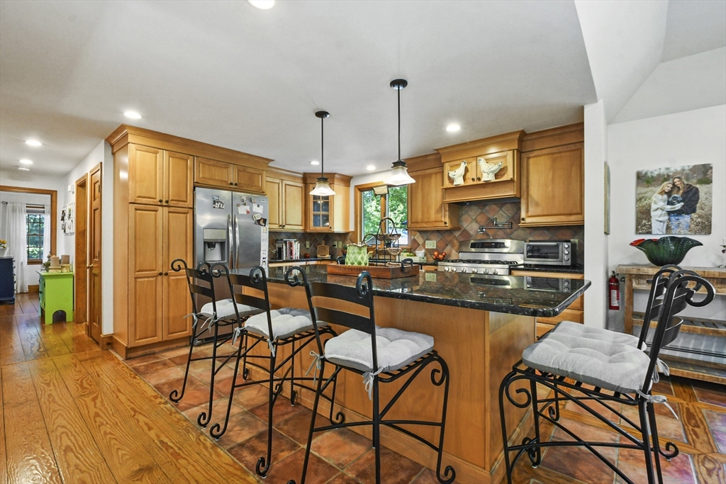 122 Quanapoag Rd