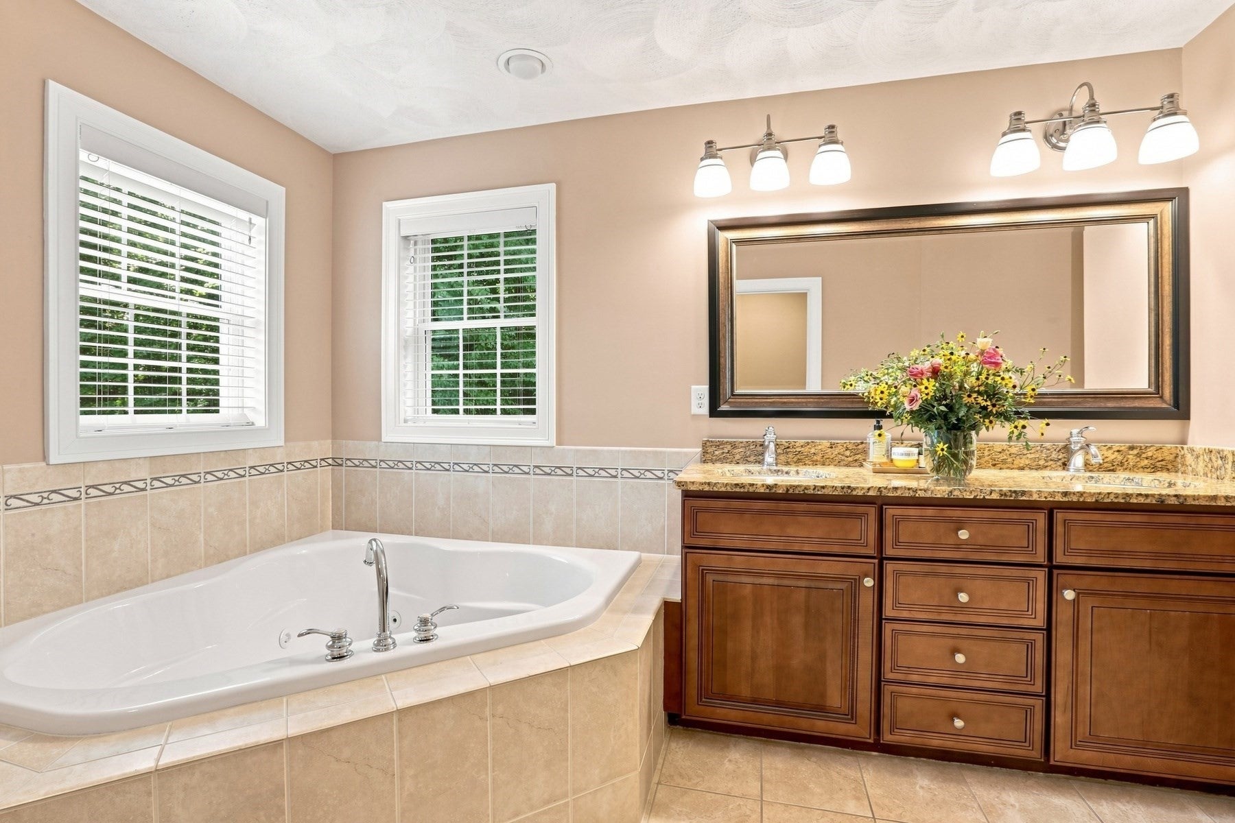 9 Forbes Rd, Hudson, MA, 9 Forbes Rd, Hudson, MA Photo #24