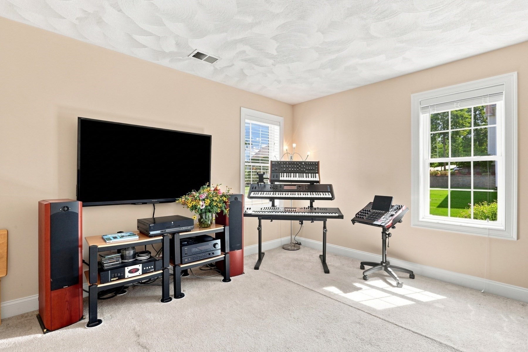 9 Forbes Rd, Hudson, MA, 9 Forbes Rd, Hudson, MA Photo #20