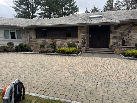 9 Singletree Road Brookline MA 02467