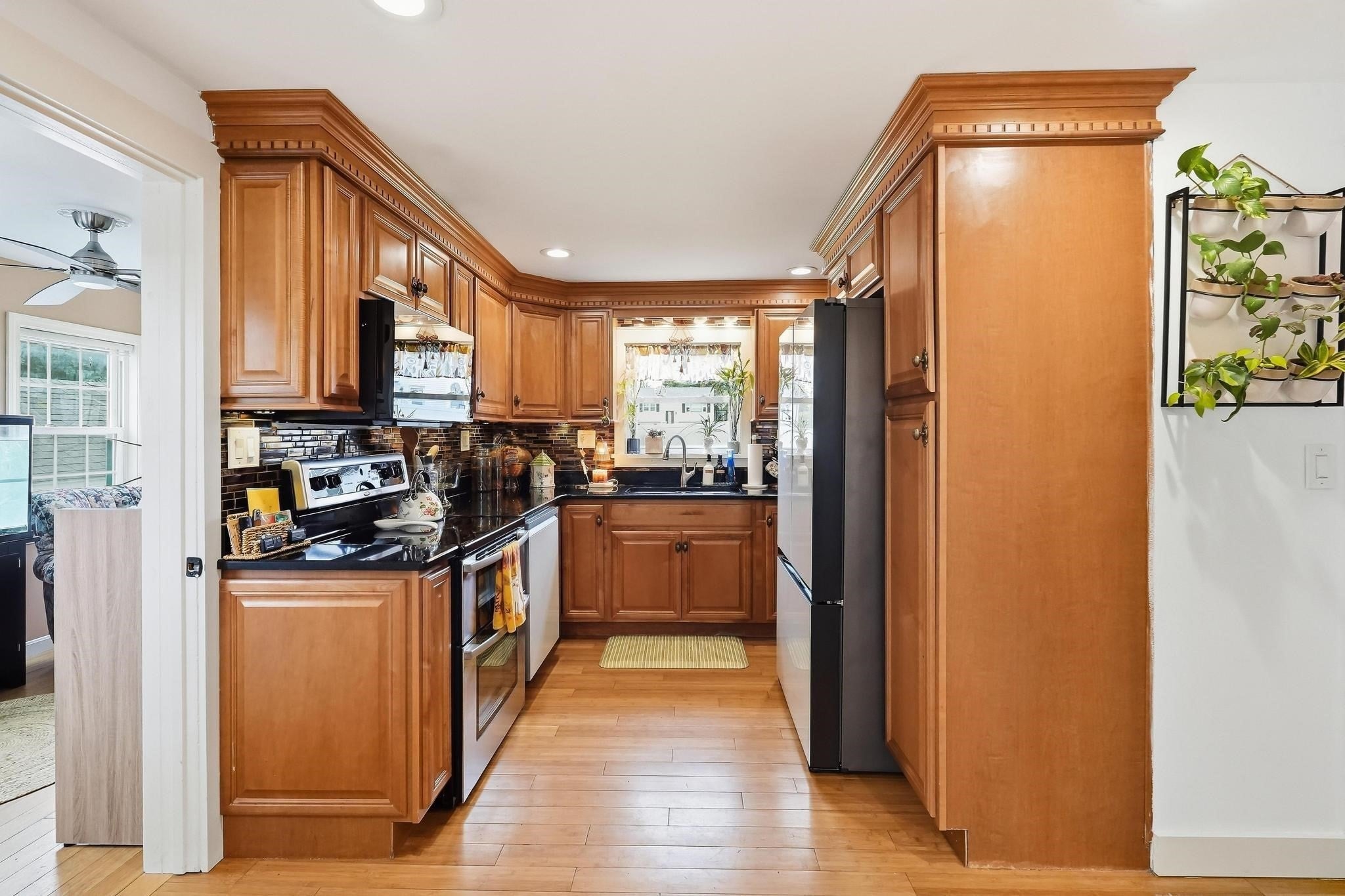 40 Rossi St, Methuen, MA Photo #9