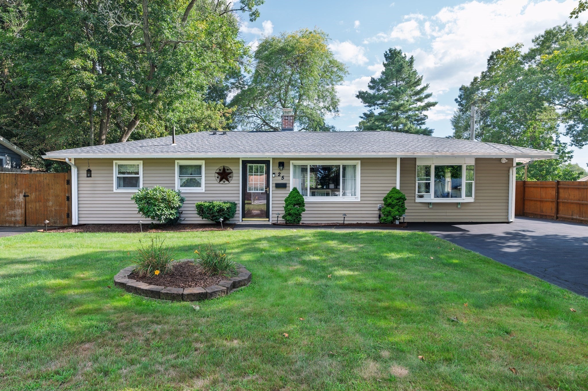 25 Marie Ave.
