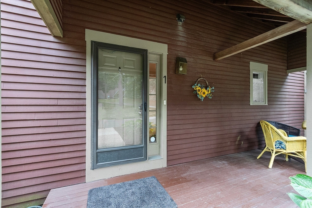 1 Woodridge Ln 1