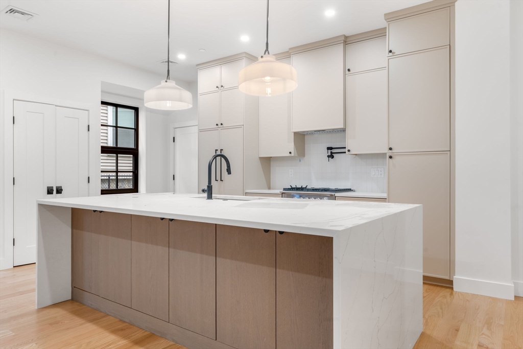 33 Pearl St. 1