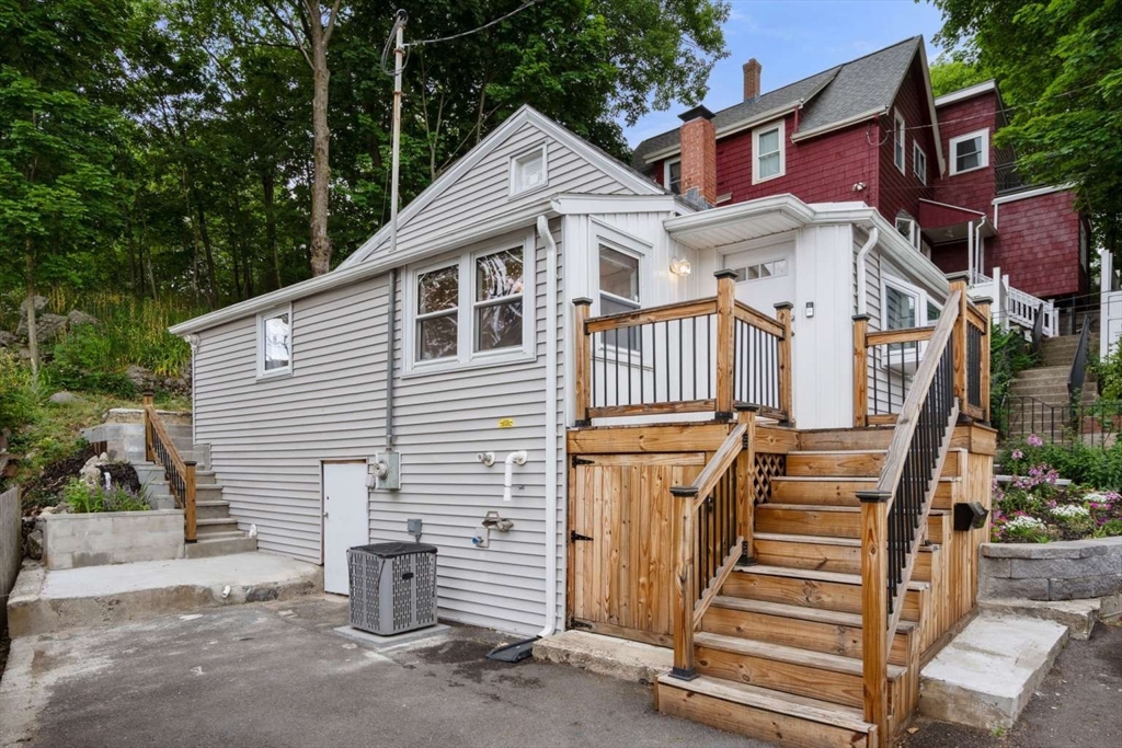 28 Olive Ave