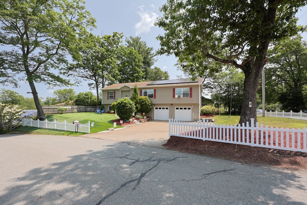 4 Colonial Rd