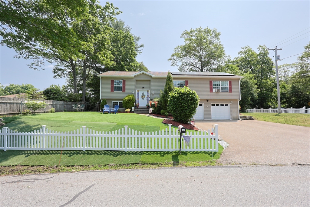 4 Colonial Rd
