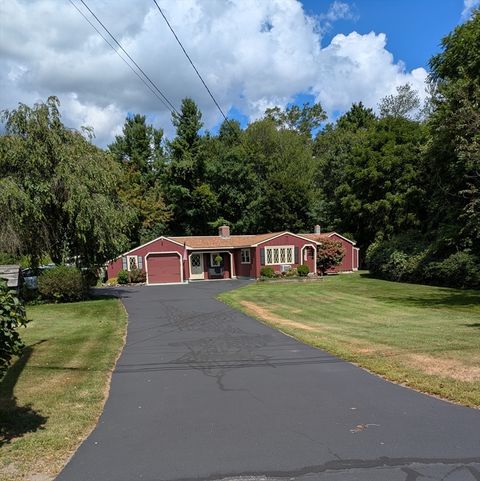 12 Lovering St Medway MA 02053