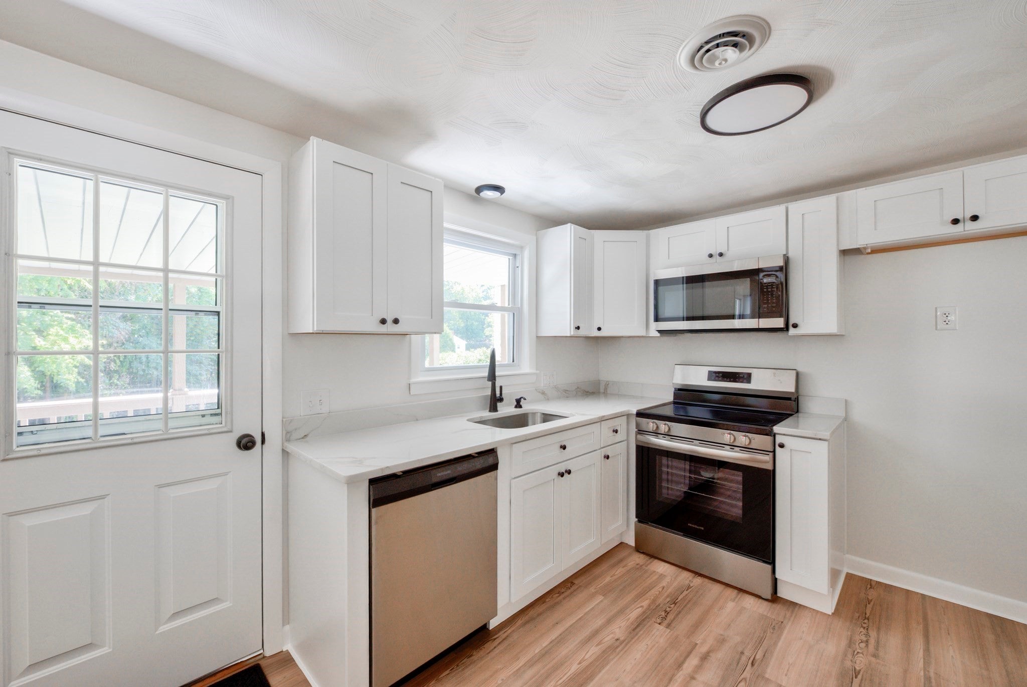 103 Columbus Ave, Stoughton, MA, 103 Columbus Ave, Stoughton, MA Photo #3
