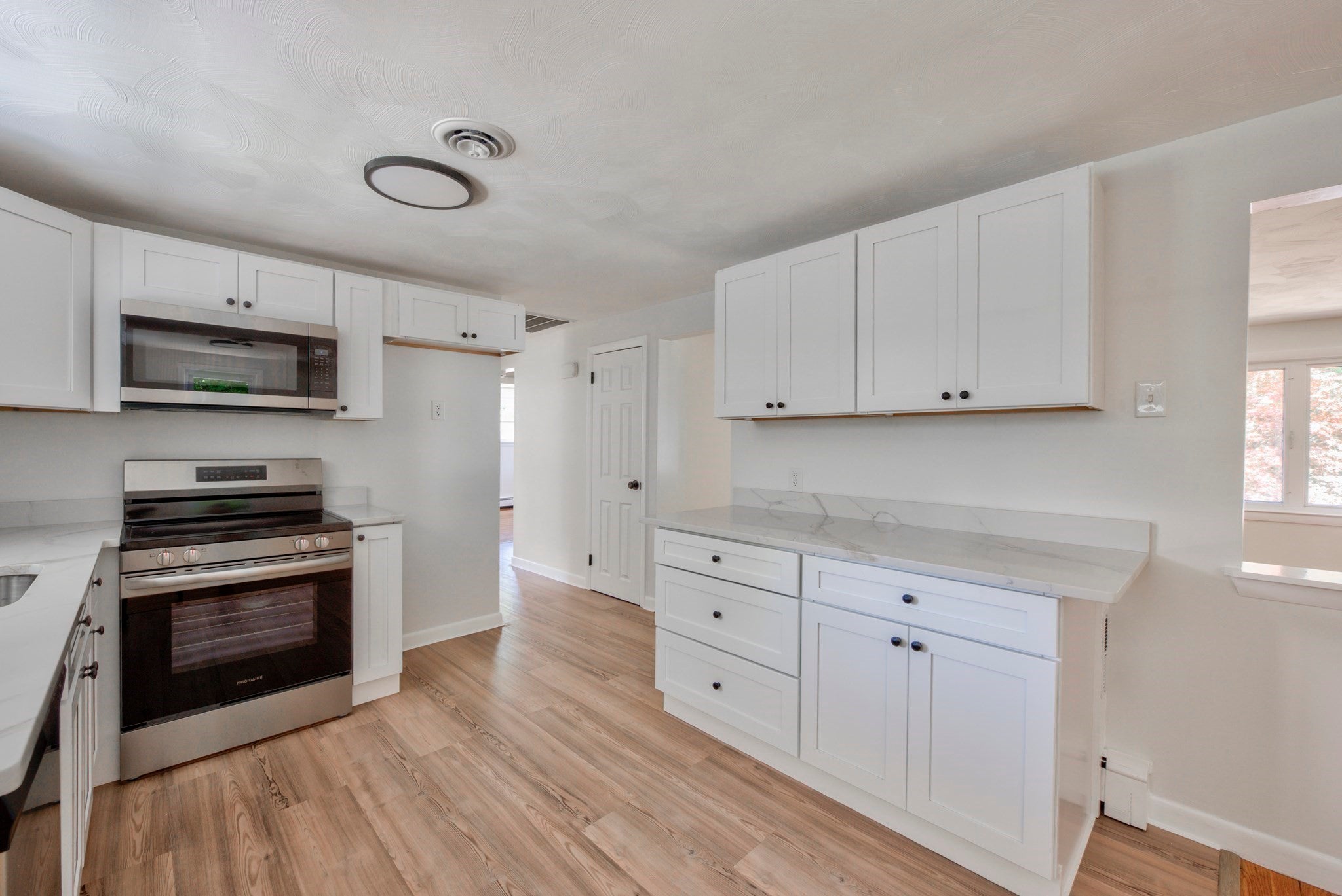 103 Columbus Ave, Stoughton, MA, 103 Columbus Ave, Stoughton, MA Photo #4