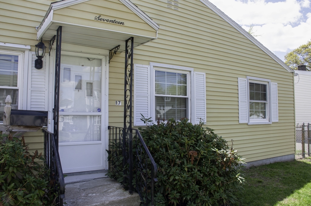 17 Mcbride St, Springfield, MA Photo #2