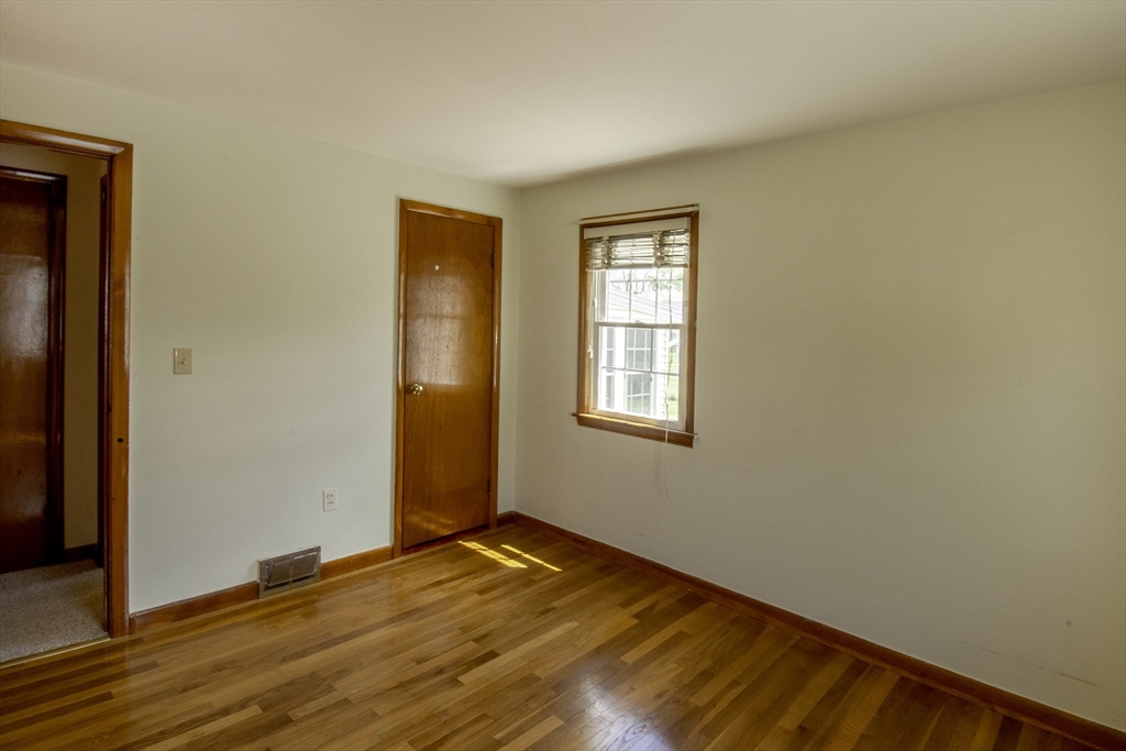 17 Mcbride St, Springfield, MA Photo #19