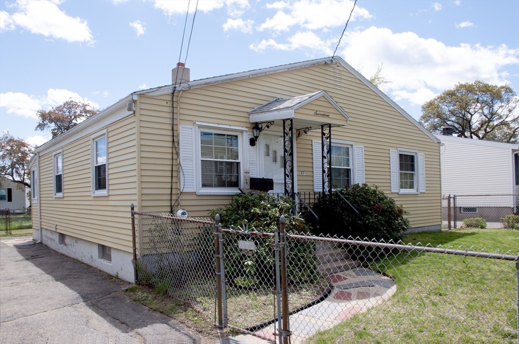 17 Mcbride St, Springfield, MA Photo #5