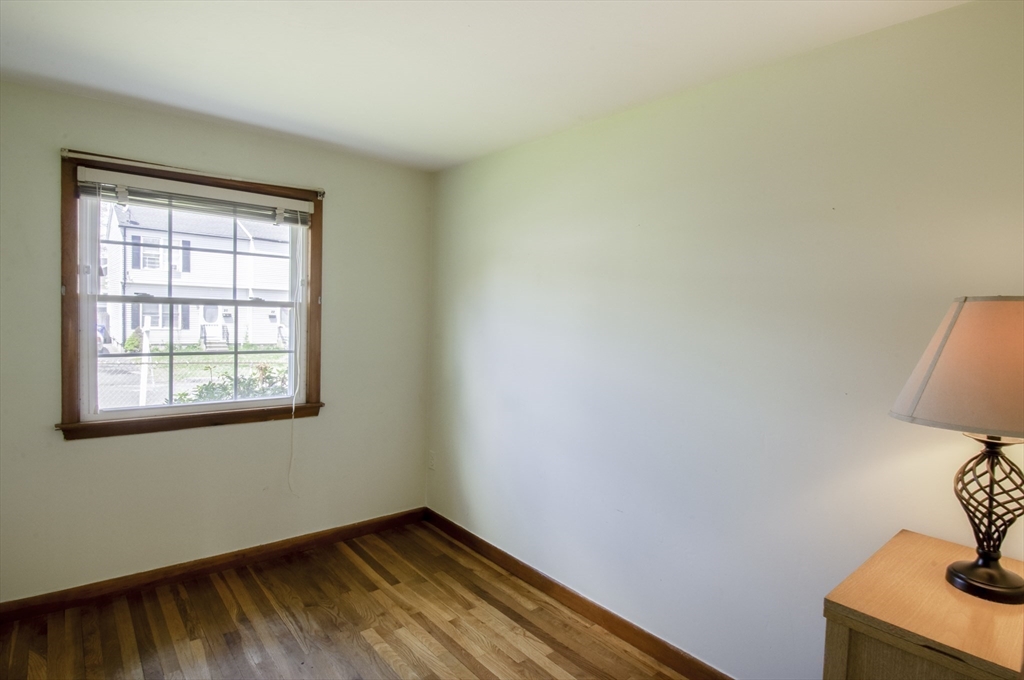 17 Mcbride St, Springfield, MA Photo #16