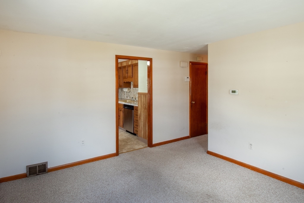 17 Mcbride St, Springfield, MA Photo #15