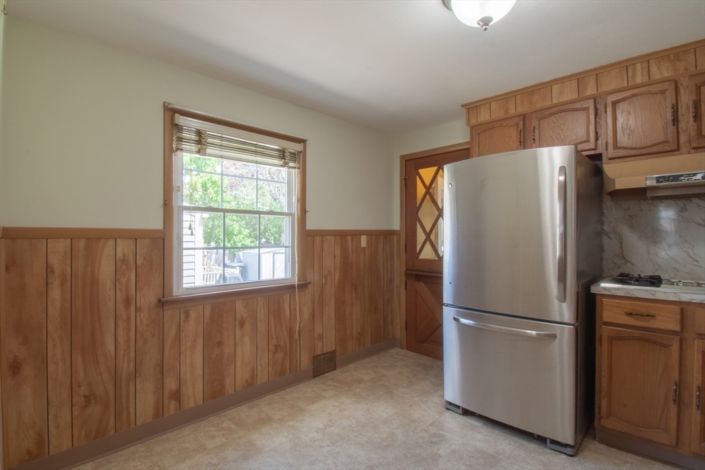 17 Mcbride St, Springfield, MA Photo #11