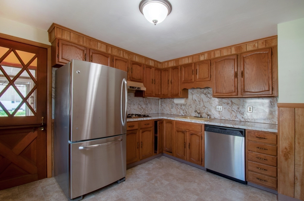17 Mcbride St, Springfield, MA Photo #12