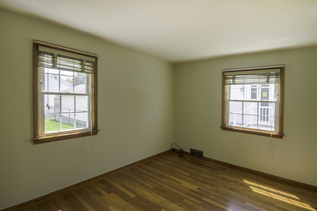 17 Mcbride St, Springfield, MA Photo #18