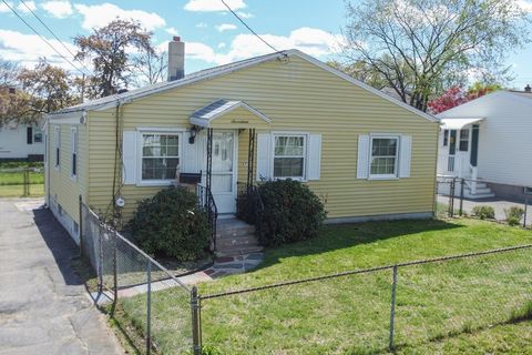 Photo of 17 Mcbride St, Springfield, MA 01104 (MLS # 73515716)