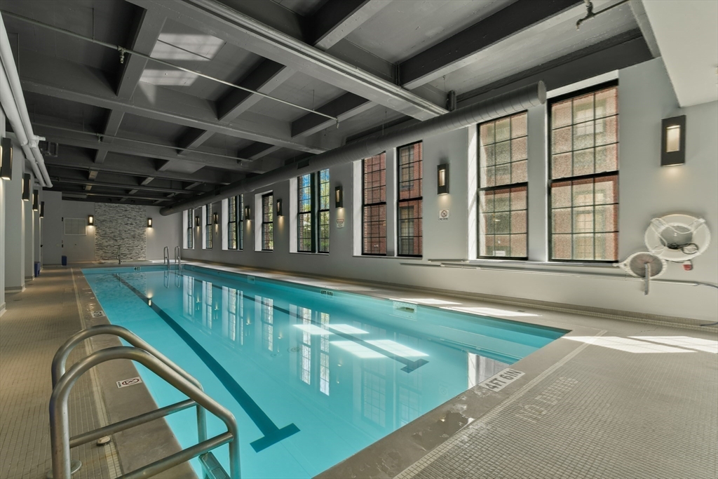 Boston, Massachusetts 02124, United States, 2 Bedrooms Bedrooms, ,3 BathroomsBathrooms,Residential,Active,125120