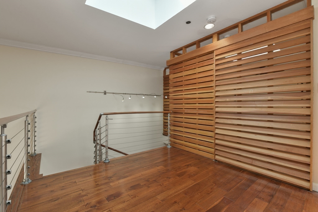 Boston, Massachusetts 02124, United States, 2 Bedrooms Bedrooms, ,3 BathroomsBathrooms,Residential,Active,125120