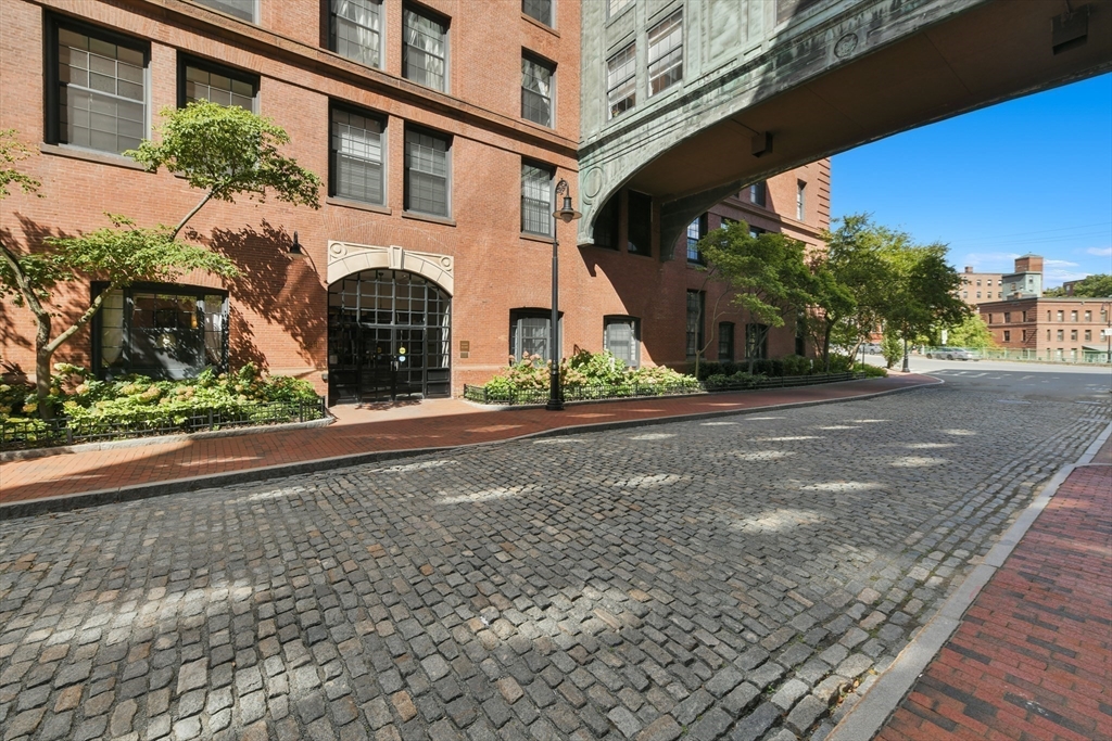 Boston, Massachusetts 02124, United States, 2 Bedrooms Bedrooms, ,3 BathroomsBathrooms,Residential,Active,125120