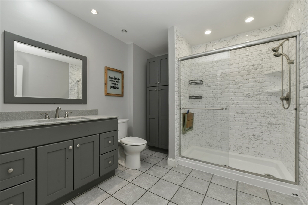 Boston, Massachusetts 02124, United States, 2 Bedrooms Bedrooms, ,3 BathroomsBathrooms,Residential,Active,125120