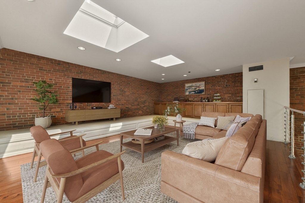 Boston, Massachusetts 02124, United States, 2 Bedrooms Bedrooms, ,3 BathroomsBathrooms,Residential,Active,125120