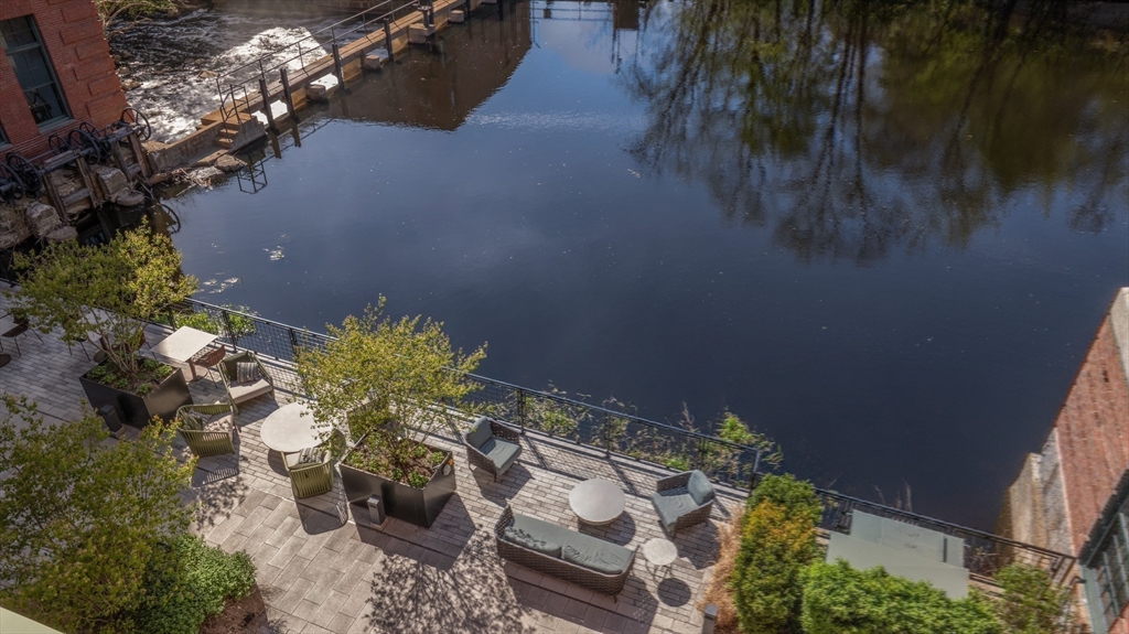 Boston, Massachusetts 02124, United States, 2 Bedrooms Bedrooms, ,3 BathroomsBathrooms,Residential,Active,125120