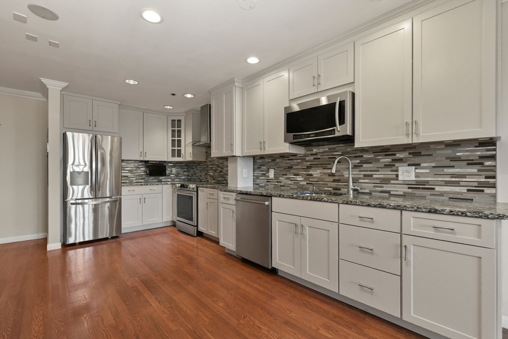 Boston, Massachusetts 02124, United States, 2 Bedrooms Bedrooms, ,3 BathroomsBathrooms,Residential,Active,125120