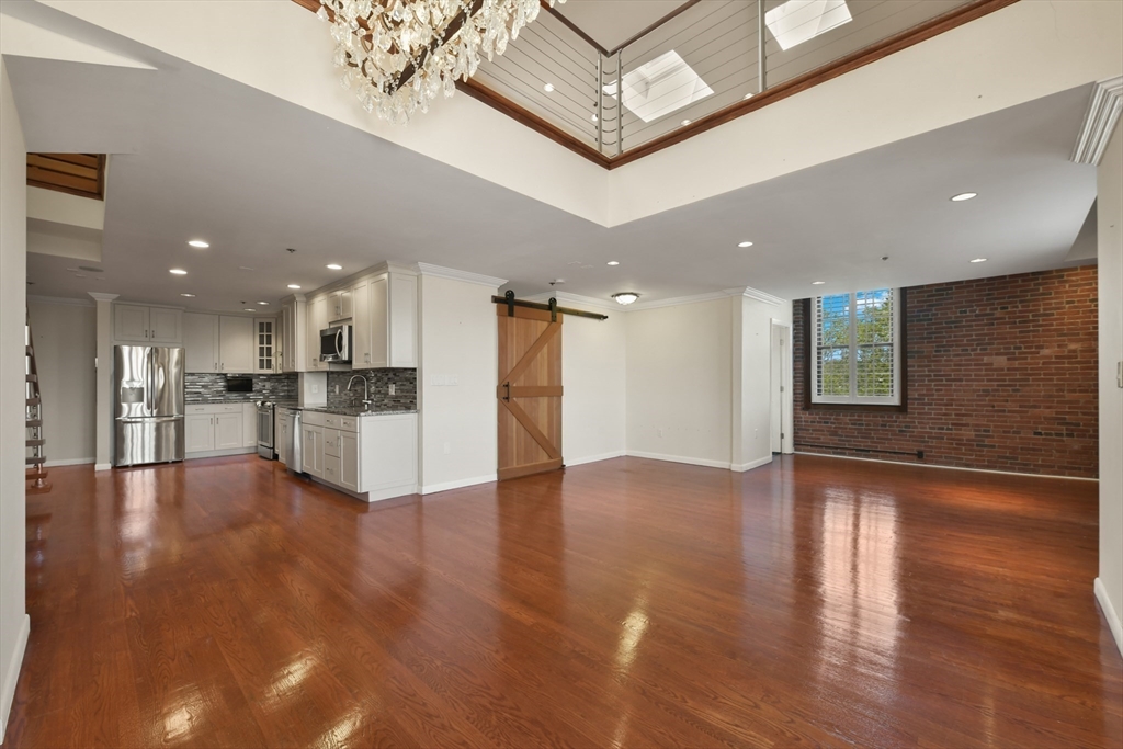 Boston, Massachusetts 02124, United States, 2 Bedrooms Bedrooms, ,3 BathroomsBathrooms,Residential,Active,125120