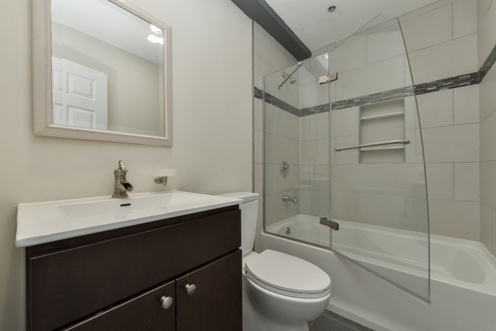 Boston, Massachusetts 02124, United States, 2 Bedrooms Bedrooms, ,3 BathroomsBathrooms,Residential,Active,125120