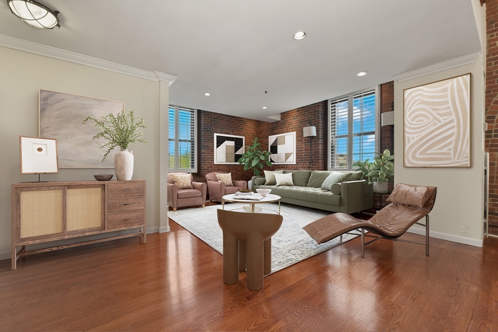 1241-1251 Adams Street F608