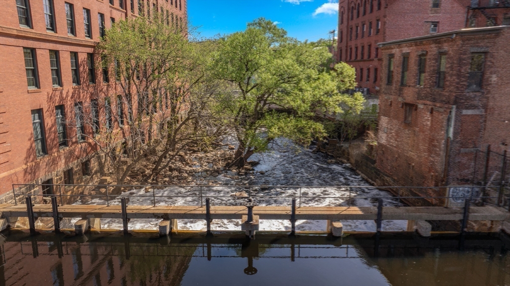 Boston, Massachusetts 02124, United States, 2 Bedrooms Bedrooms, ,3 BathroomsBathrooms,Residential,Active,125120