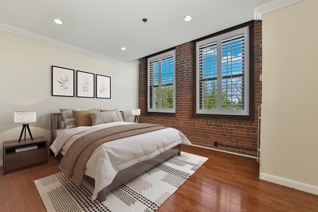 Boston, Massachusetts 02124, United States, 2 Bedrooms Bedrooms, ,3 BathroomsBathrooms,Residential,Active,125120