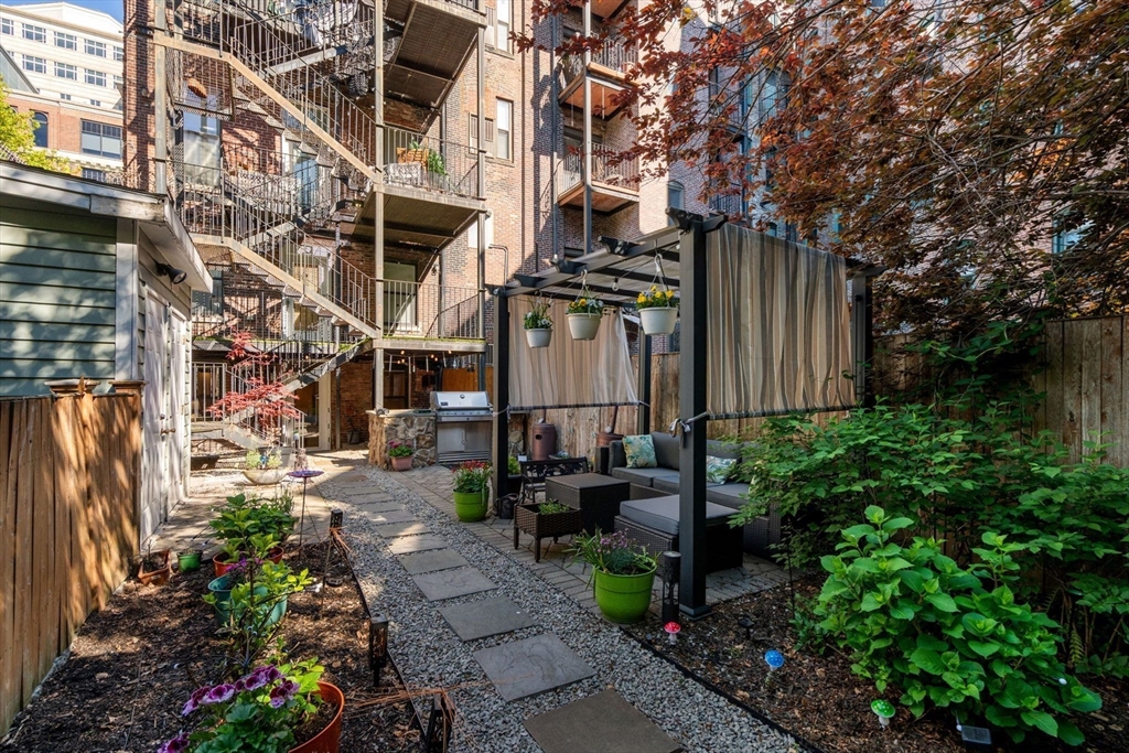 290 Columbus Ave 1